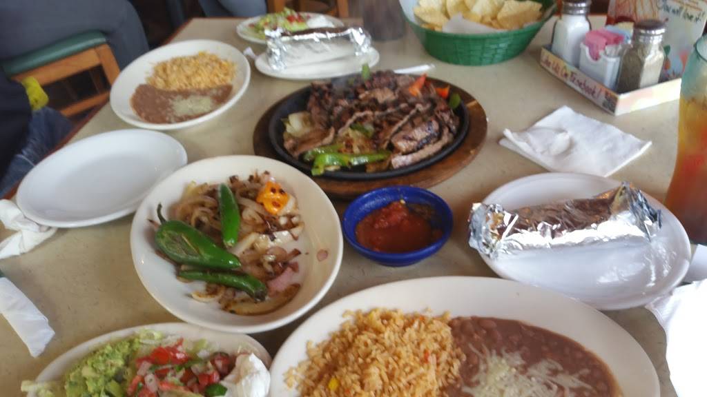 La Parrilla | restaurant | 94 Pavilion Pkwy, Fayetteville, GA 30214, USA | 7707165886 OR +1 770-716-5886