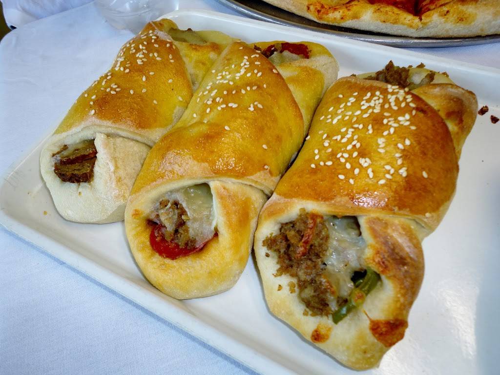 Crown Pizza | restaurant | 5663 Main St, Trumbull, CT 06611, USA | 2032683700 OR +1 203-268-3700