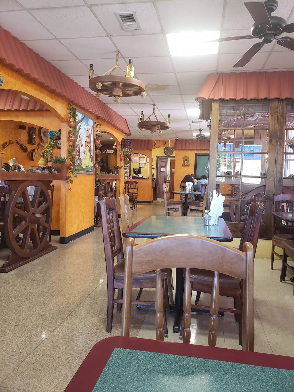 Cielito Lindo Mexican Restaurant | restaurant | 416 San Pedro Dr SE, Albuquerque, NM 87108, USA | 5052661800 OR +1 505-266-1800