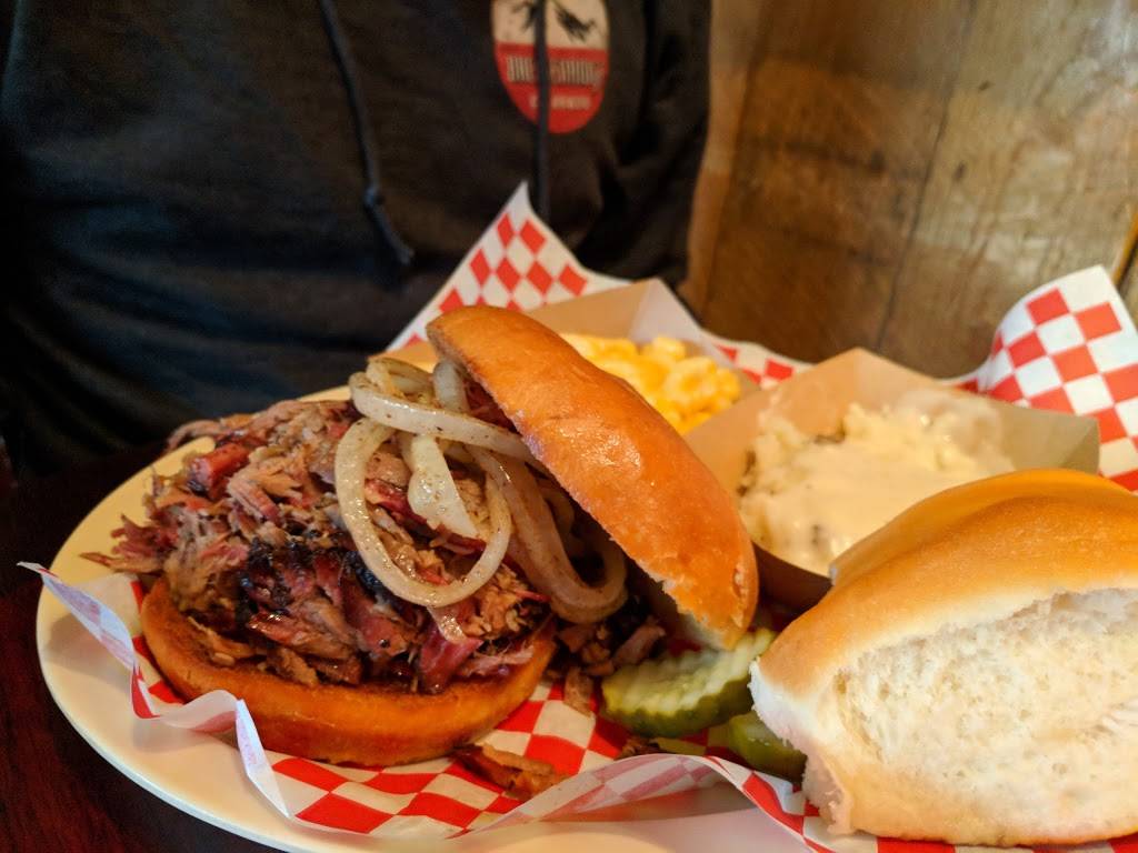Hog Wild Bar-B-Que | restaurant | 38 Main St, Placerville, CA 95667, USA | 5306223883 OR +1 530-622-3883