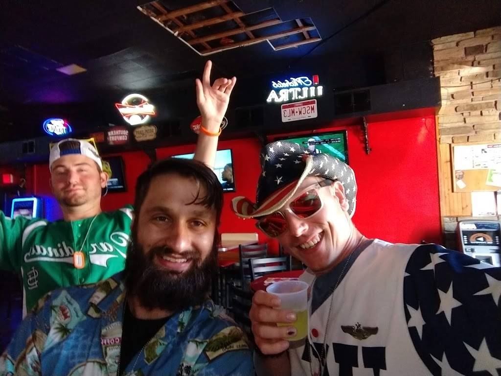 Field Box Sports Bar & Grill | restaurant | 4 Main St, St Peters, MO 63376, USA | 6363877167 OR +1 636-387-7167