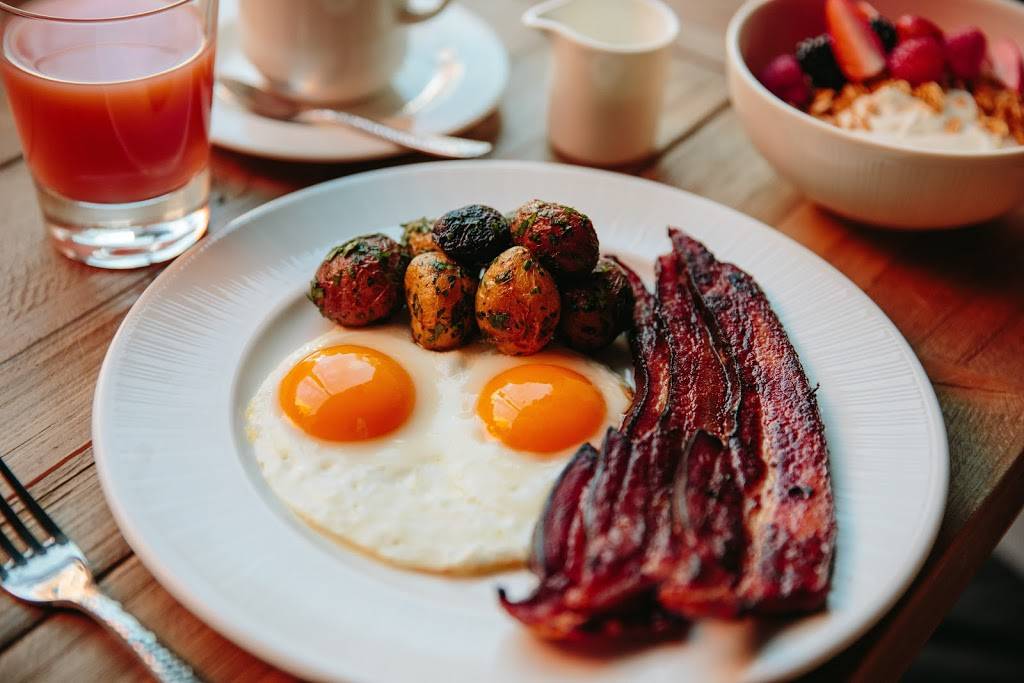 Blakes Kitchen + Bar | restaurant | 276 Friend St, Boston, MA 02114, USA | 6177207834 OR +1 617-720-7834