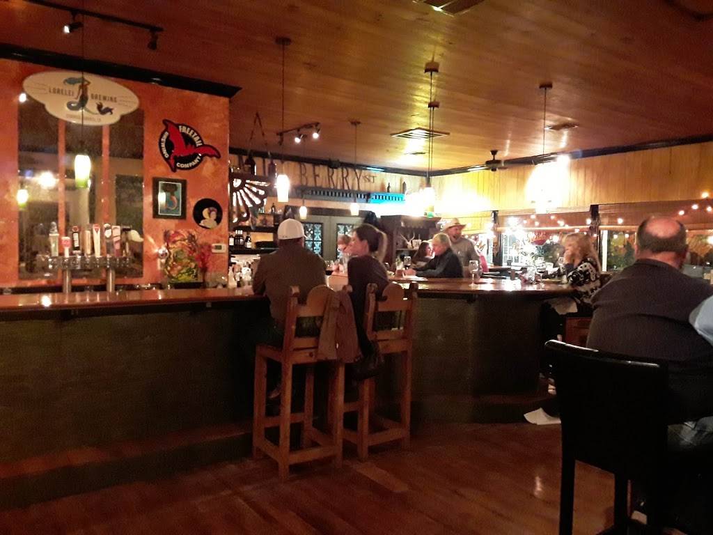 Mulberry St. Pub & Grub | restaurant | 823 Main St, Bandera, TX 78003, USA | 8307969463 OR +1 830-796-9463