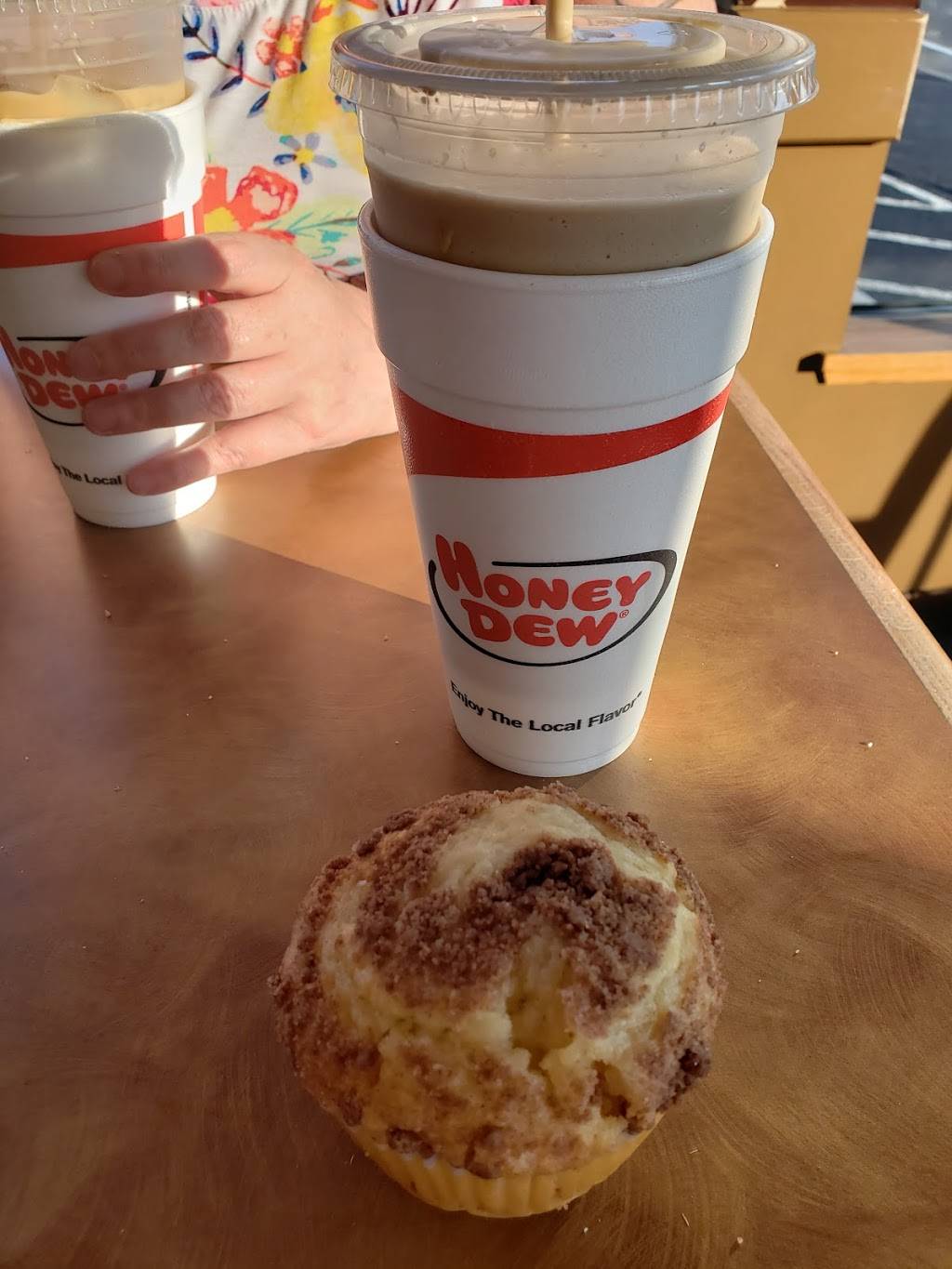 Honey Dew Donuts | bakery | 460 Allens Ave, Providence, RI 02905, USA | 4014903833 OR +1 401-490-3833