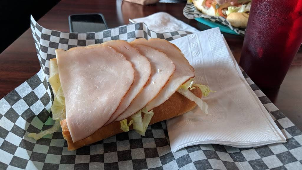 Big Morts Little Pub | restaurant | 2011 Robertson Rd, Nepean, ON K2H 7P4, Canada | 6138290123 OR +1 613-829-0123