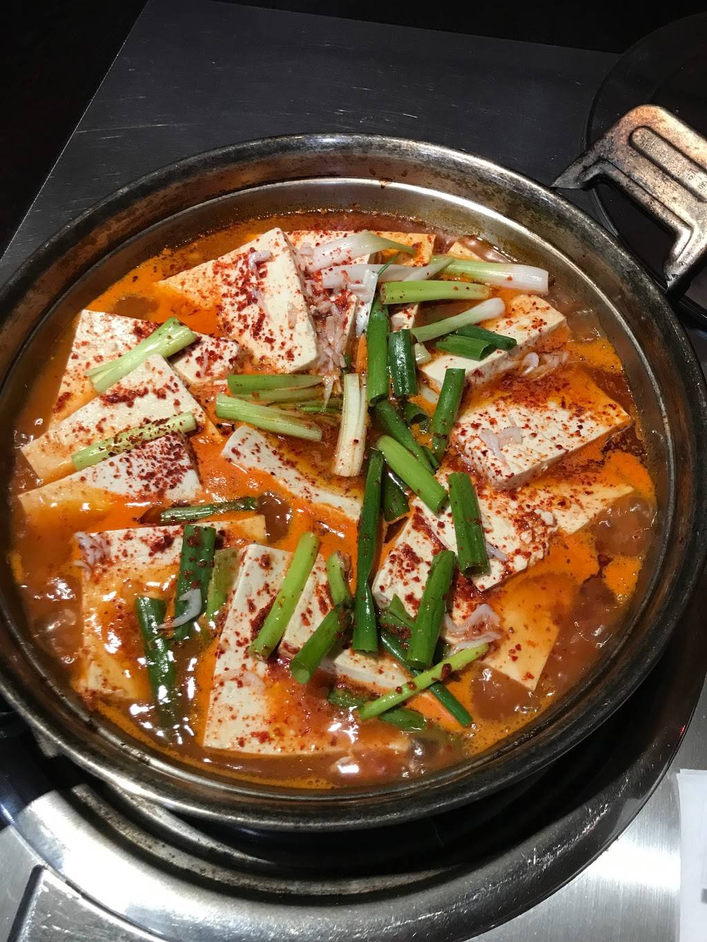 명가족발 Myung Ga Jokbal | restaurant | 3063 W 8th St, Los Angeles, CA 90005, USA | 2133680880 OR +1 213-368-0880