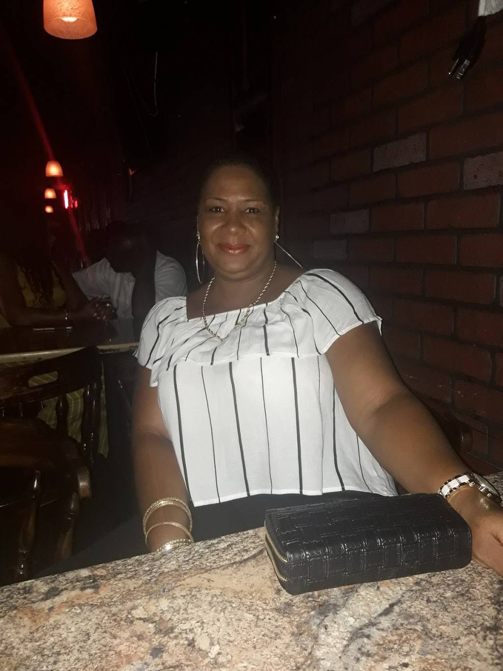 Britneys Sports Bar & Grill | restaurant | 2500 W Oakland Park Blvd, Oakland Park, FL 33311, USA | 9546253784 OR +1 954-625-3784