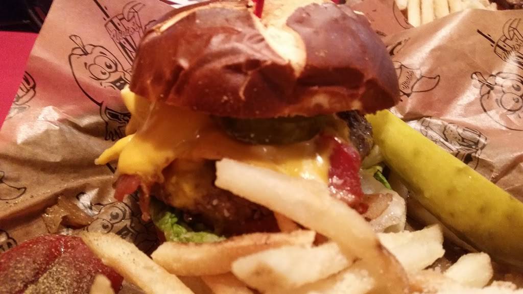 Vivios Food & Spirits | restaurant | 2460 Market St, Detroit, MI 48207, USA | 3133931711 OR +1 313-393-1711