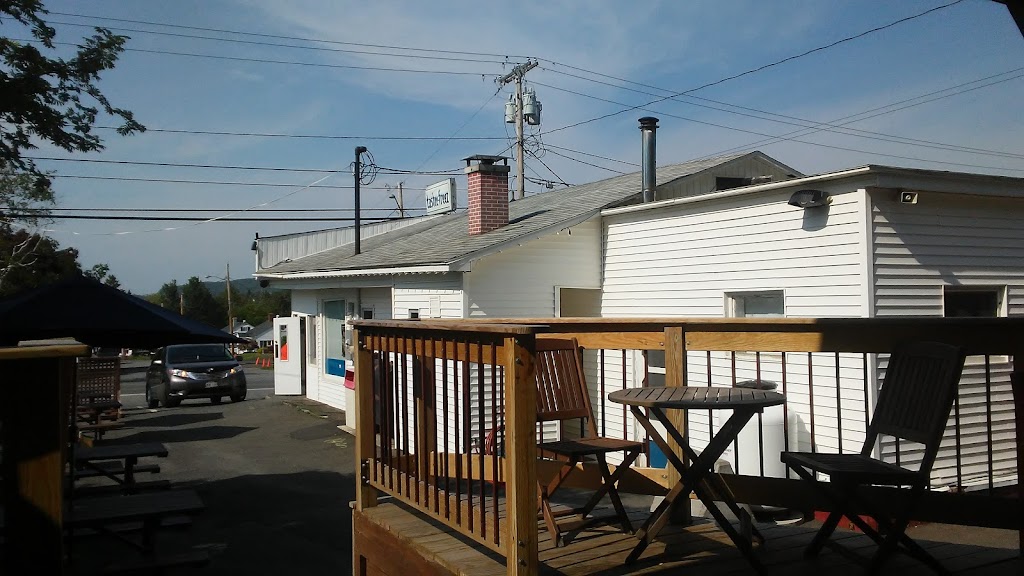 Madawaska Tastee Freez | restaurant | 153 Main St, Madawaska, ME 04756, USA | 2077284345 OR +1 207-728-4345