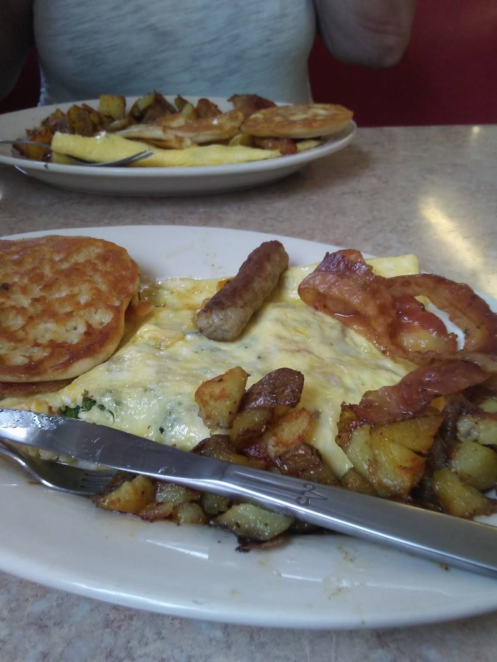 Doogans Deli | restaurant | 140 Broadway St, Chicopee, MA 01020, USA | 4135988488 OR +1 413-598-8488