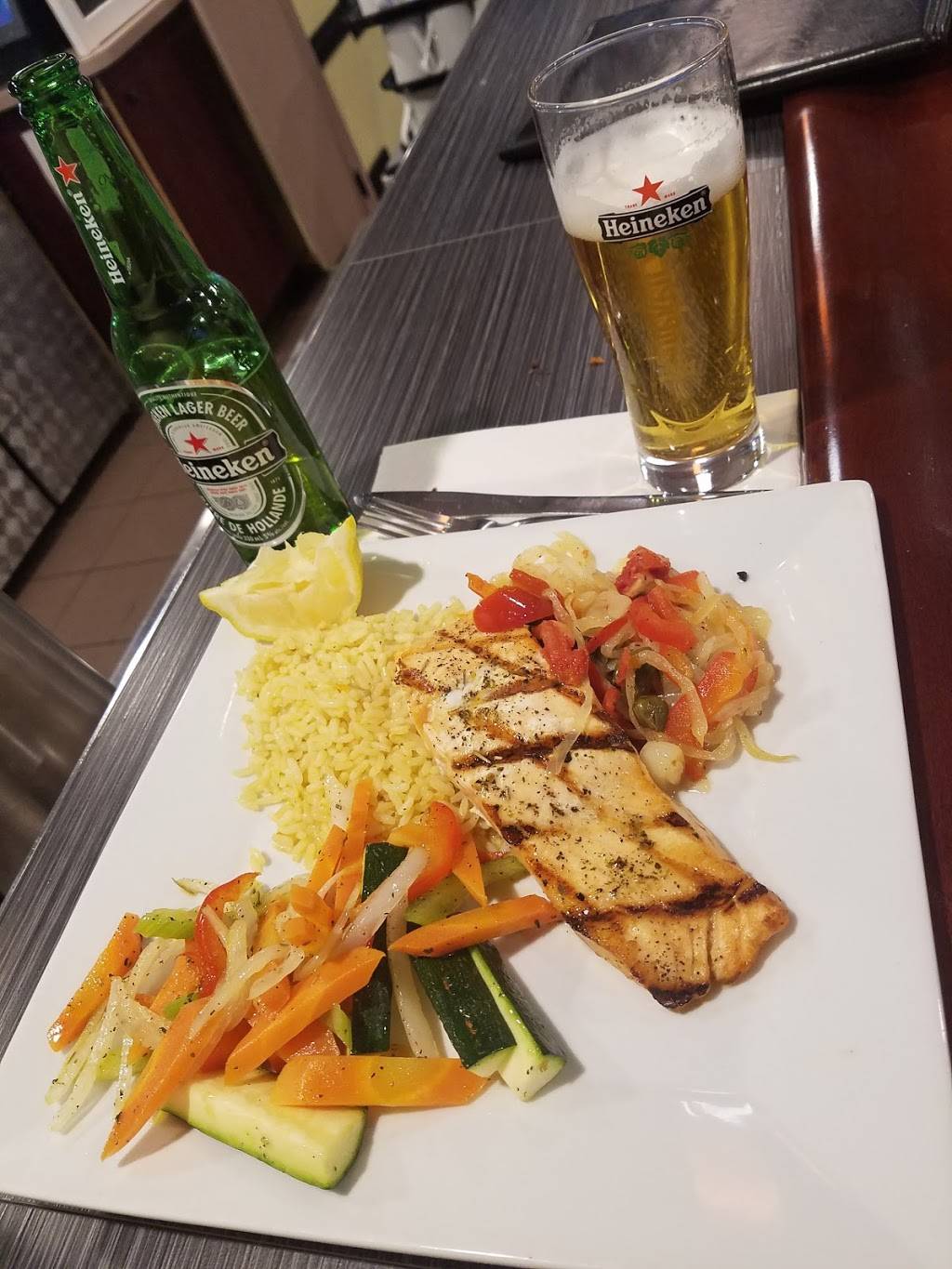 Graffitis Restaurant-Bar | restaurant | 8100 Avenue de Neuville, Anjou, QC H1J 2T2, Canada | 5143533737 OR +1 514-353-3737