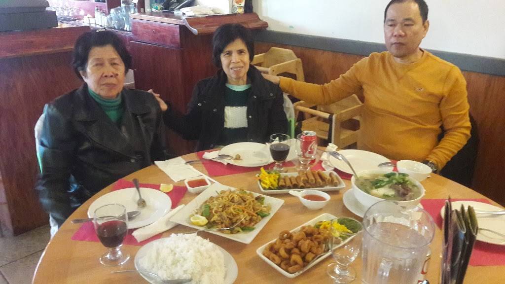 Mannys Bakery & Restaurant | bakery | 161-18 Union Tpke, Fresh Meadows, NY 11366, USA | 7183800802 OR +1 718-380-0802