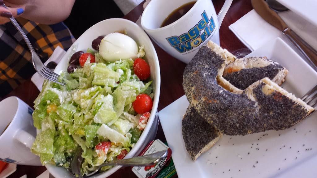Bagel World | restaurant | 336 Wilson Ave, North York, ON M3H 1S9, Canada | 4166355931 OR +1 416-635-5931