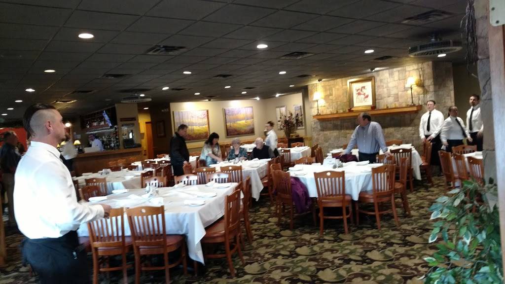 Willow Tree | restaurant | 633 Court St, West Branch, MI 48661, USA | 9893450660 OR +1 989-345-0660