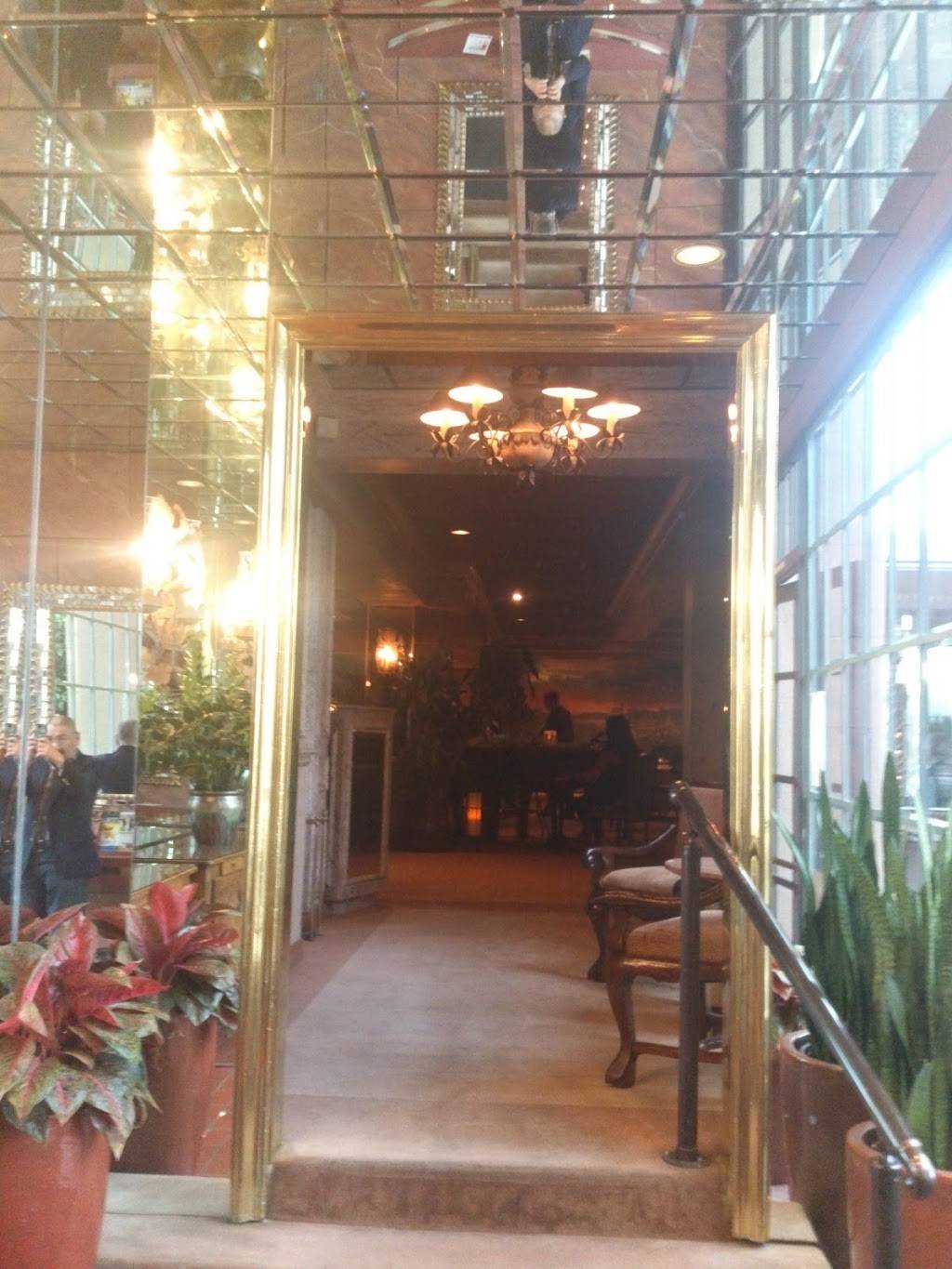 Wallys Desert Turtle | restaurant | 71775 CA-111, Rancho Mirage, CA 92270, USA | 7605689321 OR +1 760-568-9321