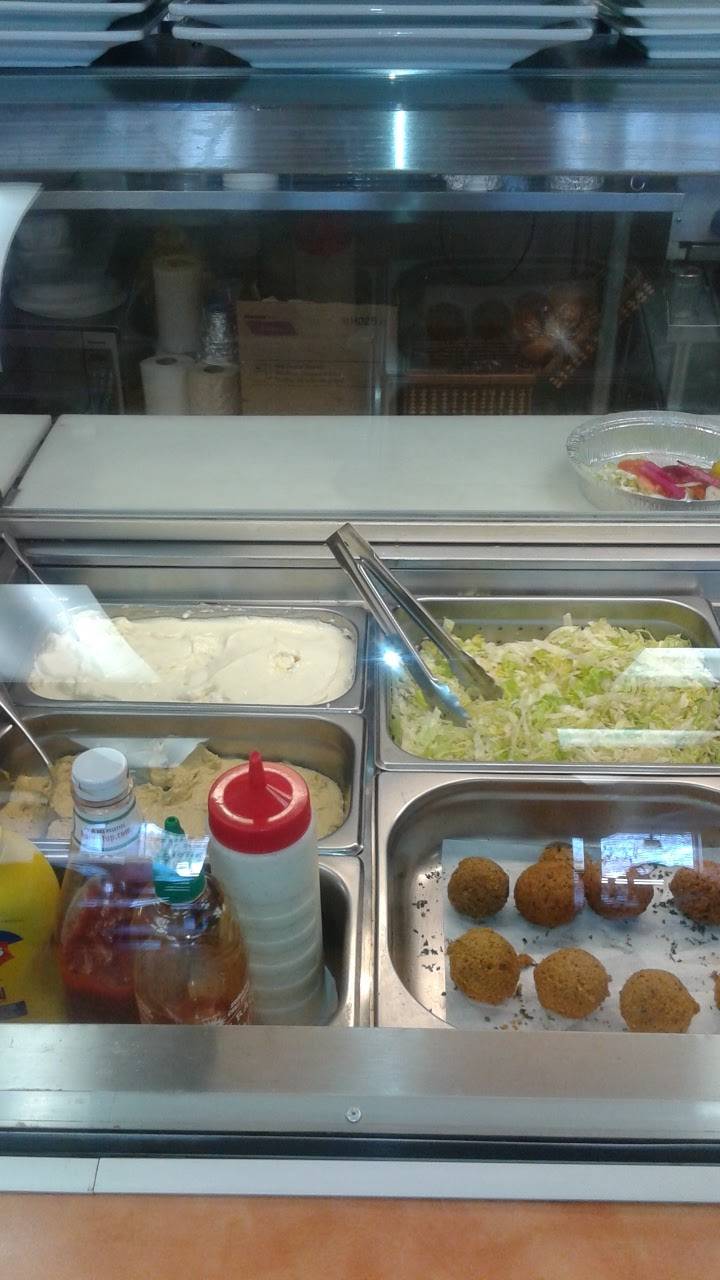 Shish Poulet Royal | restaurant | 239 Rue Victoria, Salaberry-de-Valleyfield, QC J6T 1A8, Canada | 4503719595 OR +1 450-371-9595