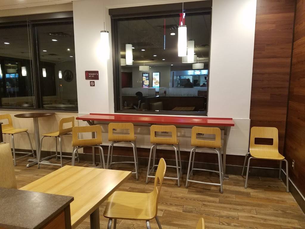 Wendys | restaurant | 4500 King St E, Kitchener, ON N2P 2G4, Canada | 5196500163 OR +1 519-650-0163