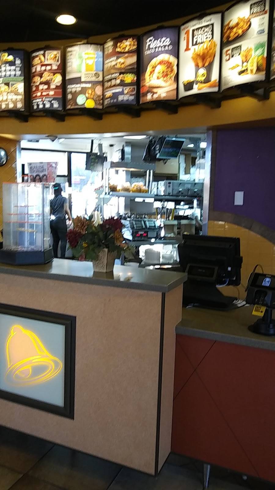 Taco Bell | meal takeaway | 6210 Winchester Rd, Memphis, TN 38115, USA | 9013620703 OR +1 901-362-0703