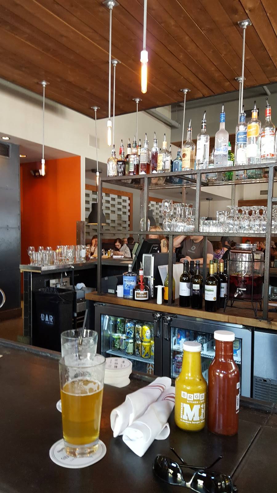 BRGR Kitchen + Bar | restaurant | 11 E 14th St, Kansas City, MO 64105, USA | 8162212747 OR +1 816-221-2747