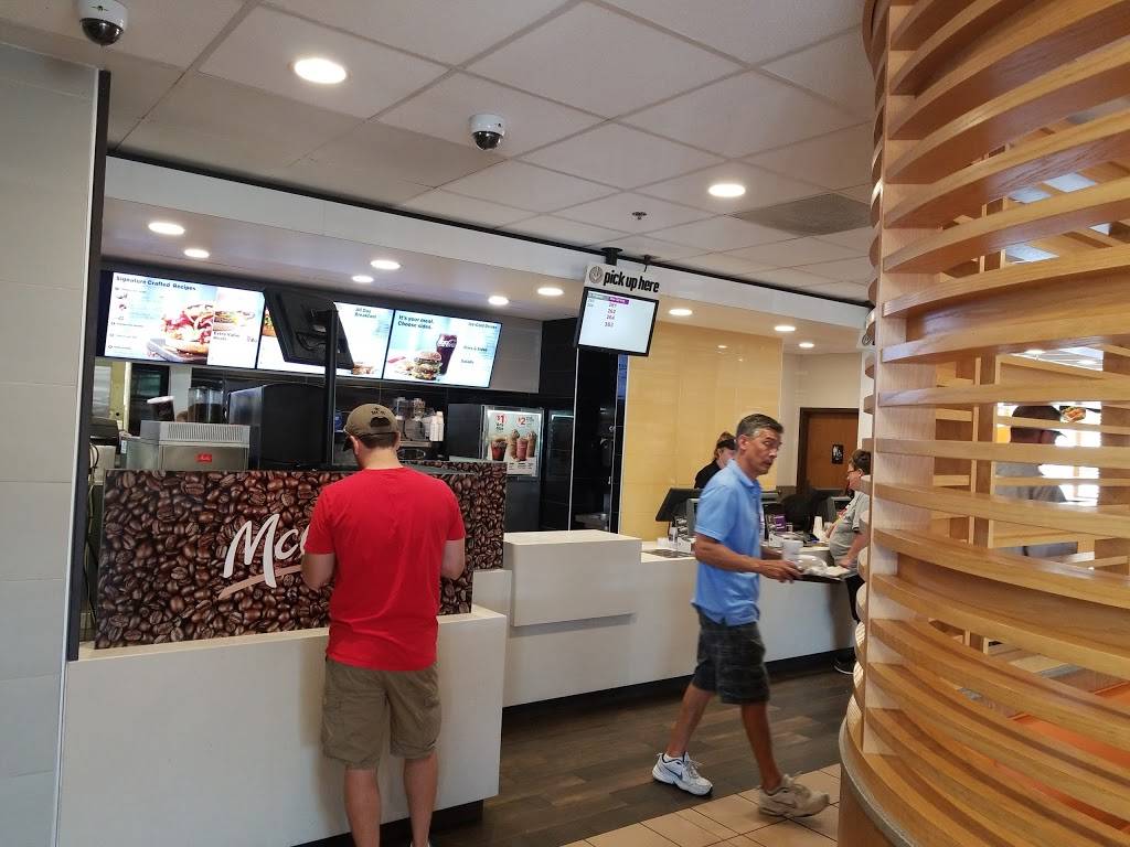 McDonalds | cafe | 8040 Nicollet Ave, Bloomington, MN 55420, USA | 9528886844 OR +1 952-888-6844