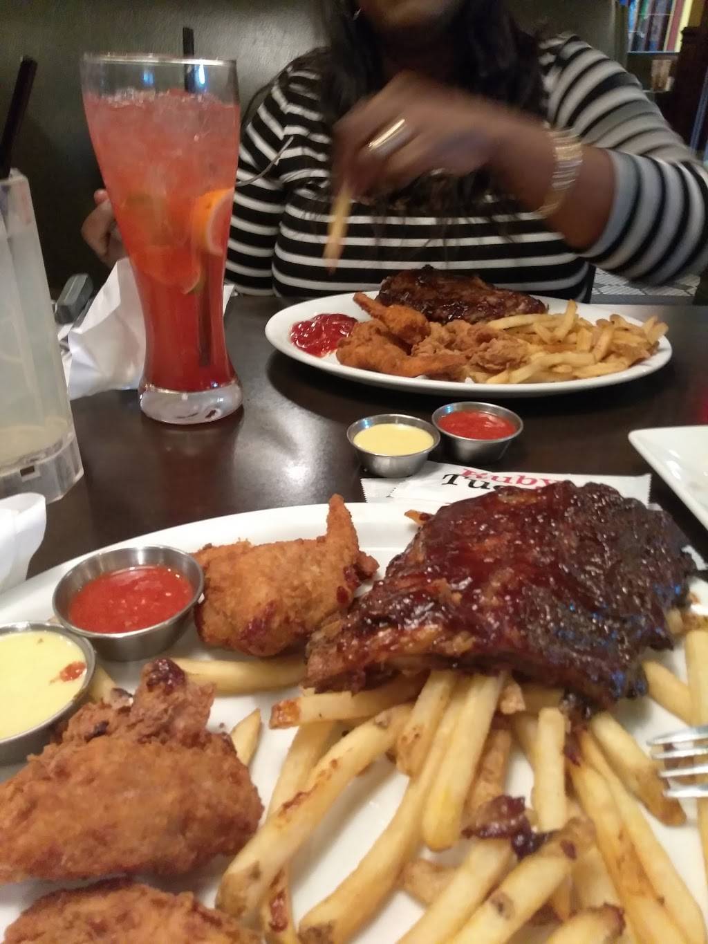 Ruby Tuesday | restaurant | Lakeforest Mall, 701 Russell Ave, Gaithersburg, MD 20877, USA | 3012162772 OR +1 301-216-2772