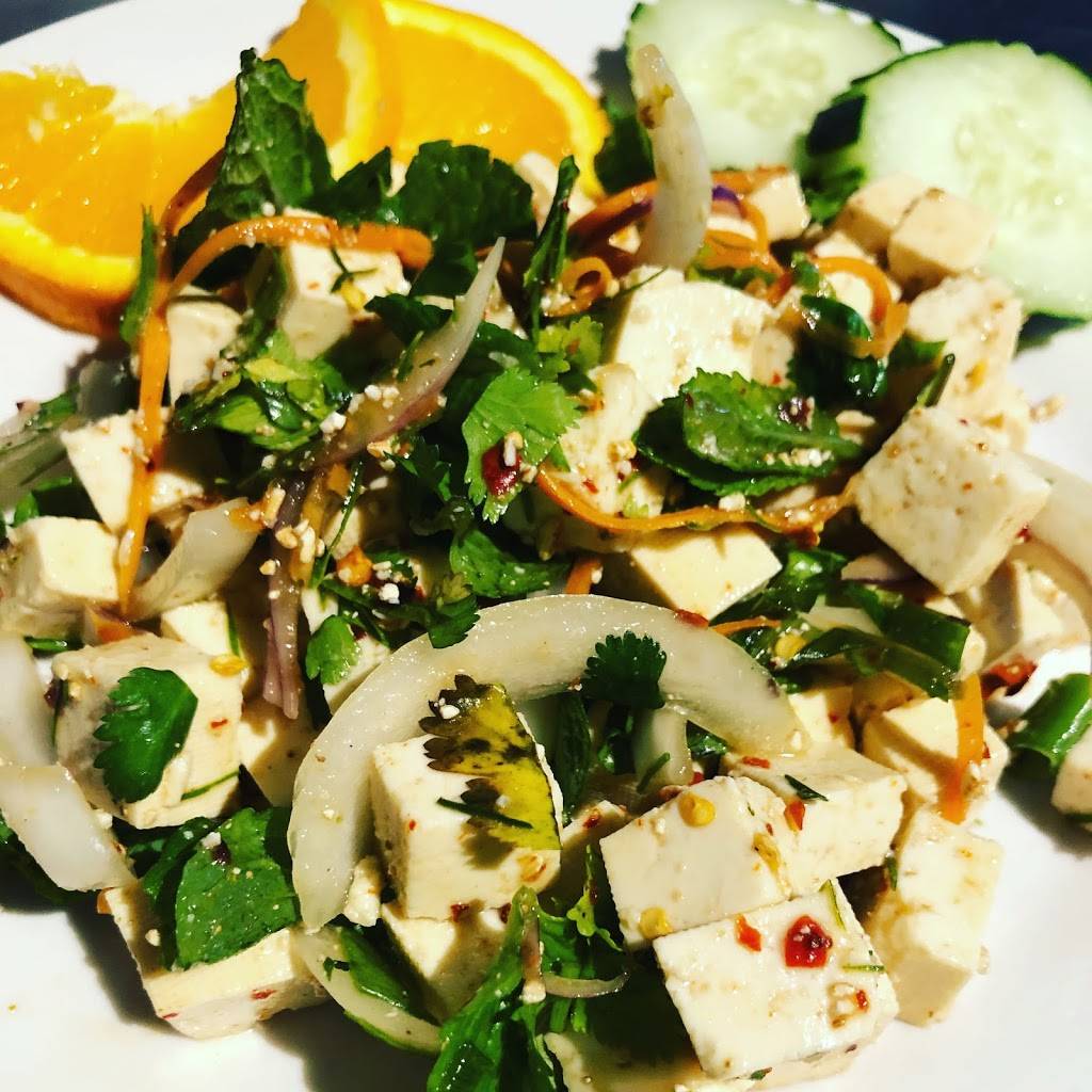 Thai E-San Kitchen | restaurant | 1440 Ary Ln suite b, Dixon, CA 95620, USA | 7076765574 OR +1 707-676-5574