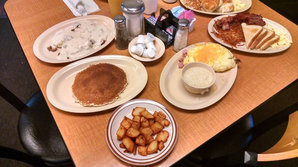 The Rusty Star Cafe | restaurant | 102 US-79 E, Henderson, TX 75652, USA | 9036556440 OR +1 903-655-6440