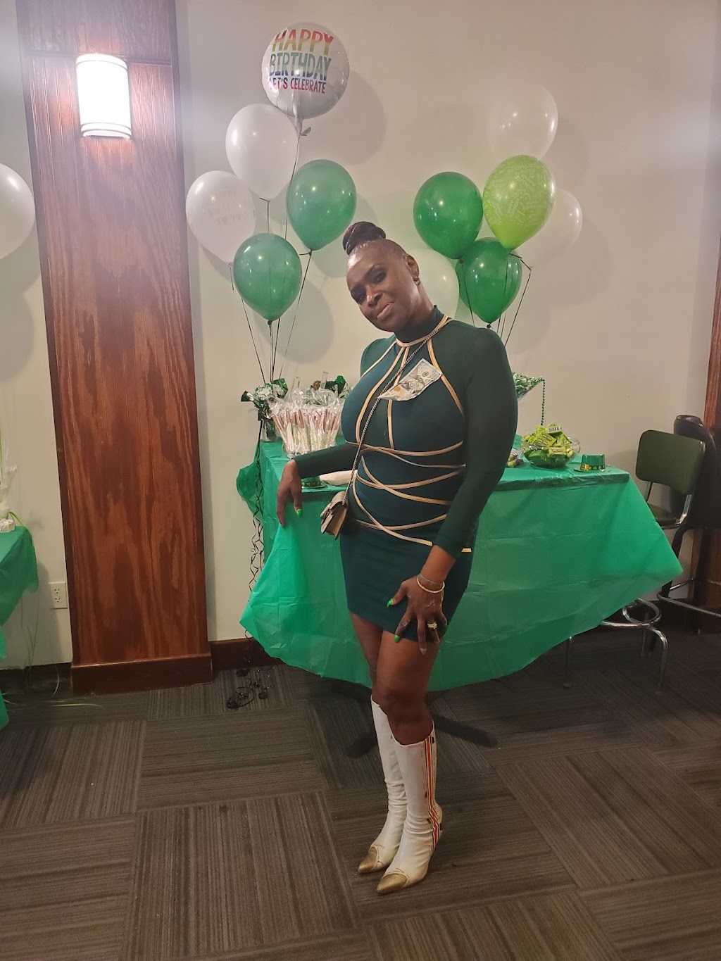 Boulevard Lounge | restaurant | 8602 Garfield Blvd, Garfield Heights, OH 44125, USA | 2164176754 OR +1 216-417-6754