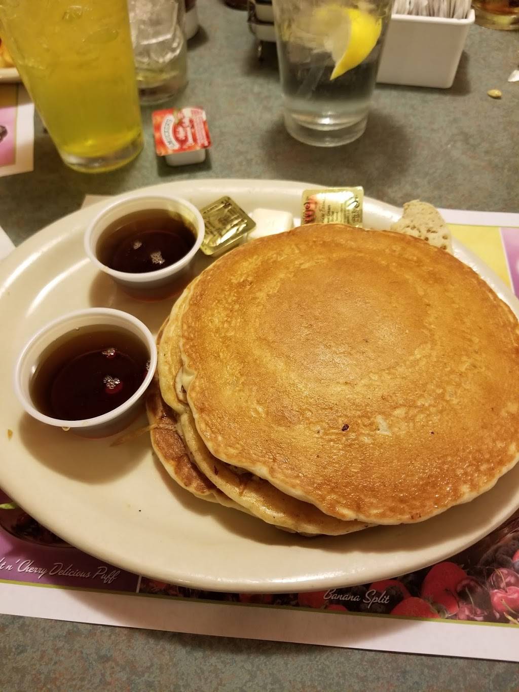 Rams Horn Restaurant | restaurant | 8590 N Middlebelt Rd, Westland, MI 48185, USA | 7342610553 OR +1 734-261-0553