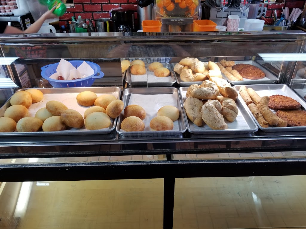 Mi Cali Bakery and Restaurant | restaurant | 2350 W 60th St #14, Hialeah, FL 33016, USA | 3058233682 OR +1 305-823-3682