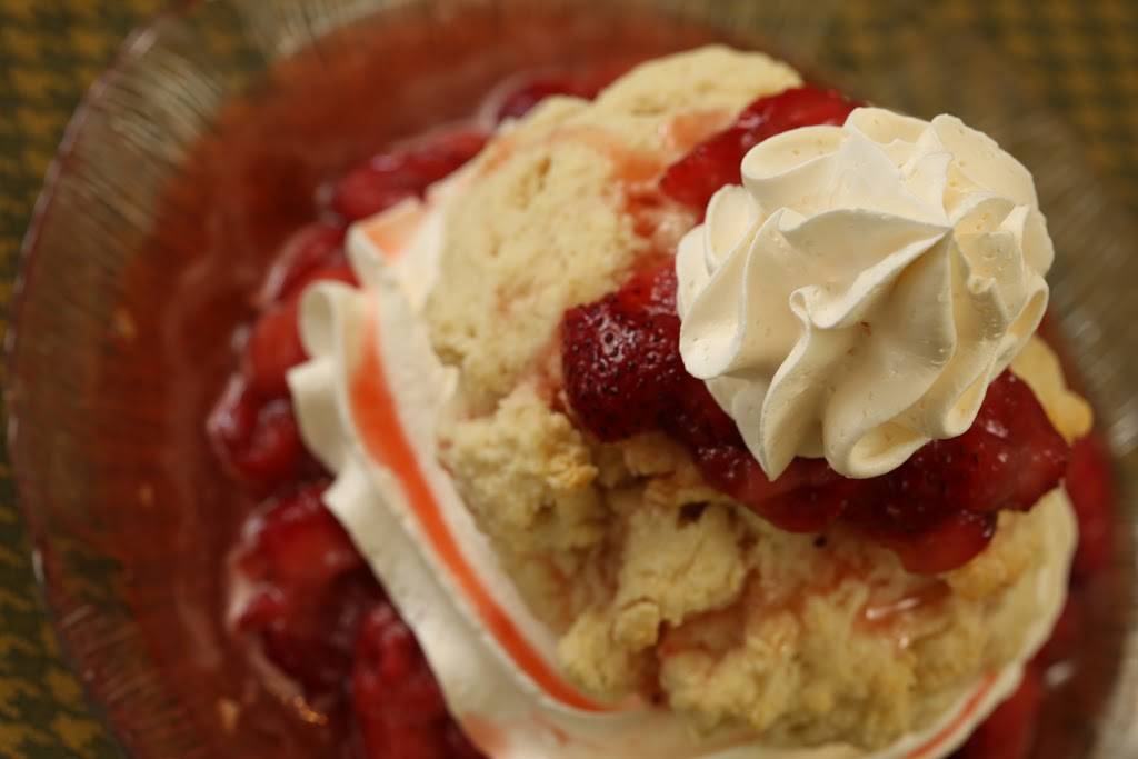 Fisher’s Club | restaurant | 425 Stratford St W, Avon, MN 56310, USA | 3203567372 OR +1 320-356-7372