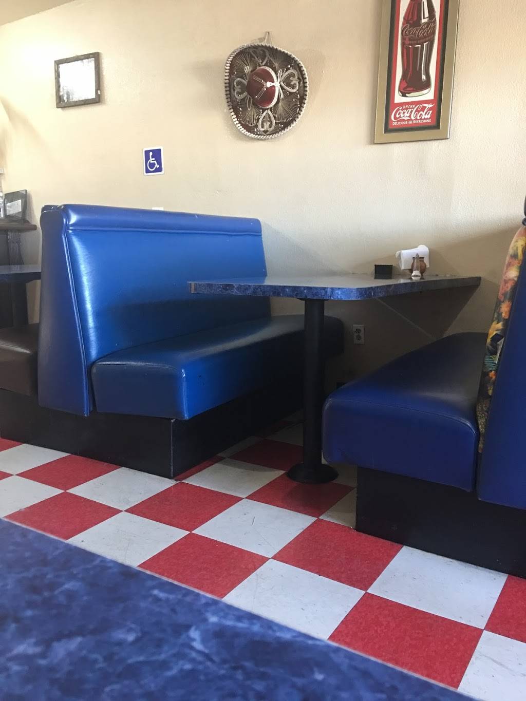 Tortas ahogadas La Chiva Rayada | restaurant | 4517, 5570 Mission Boulevard, Riverside, CA 92509, USA | 9517425464 OR +1 951-742-5464