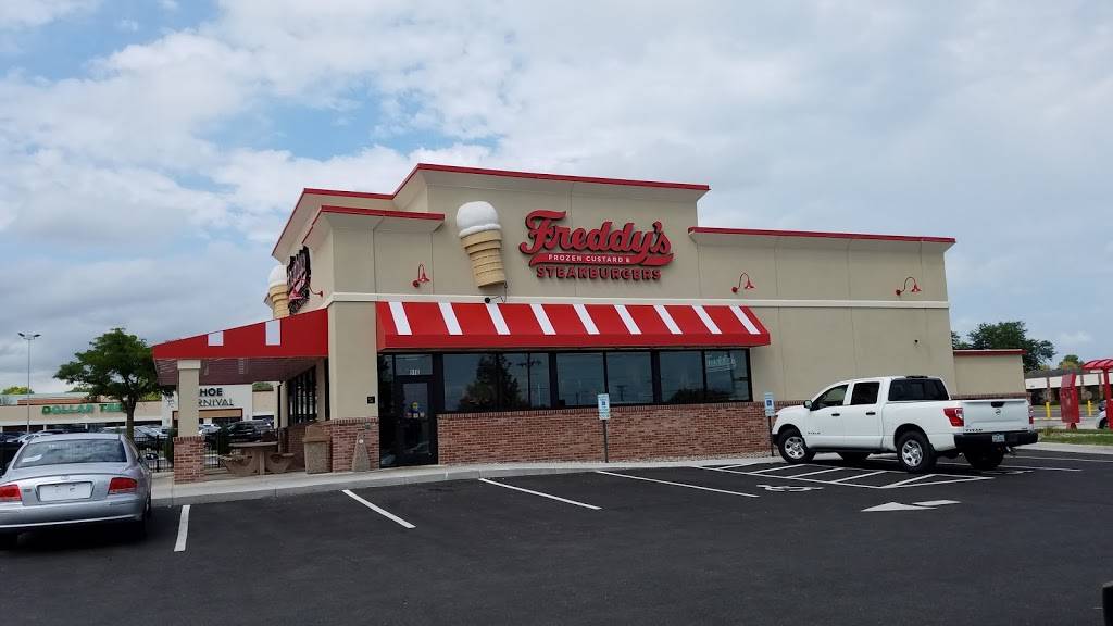 Freddys Frozen Custard & Steakburgers | restaurant | 916 W Kimberly Rd, Davenport, IA 52806, USA | 5633453000 OR +1 563-345-3000