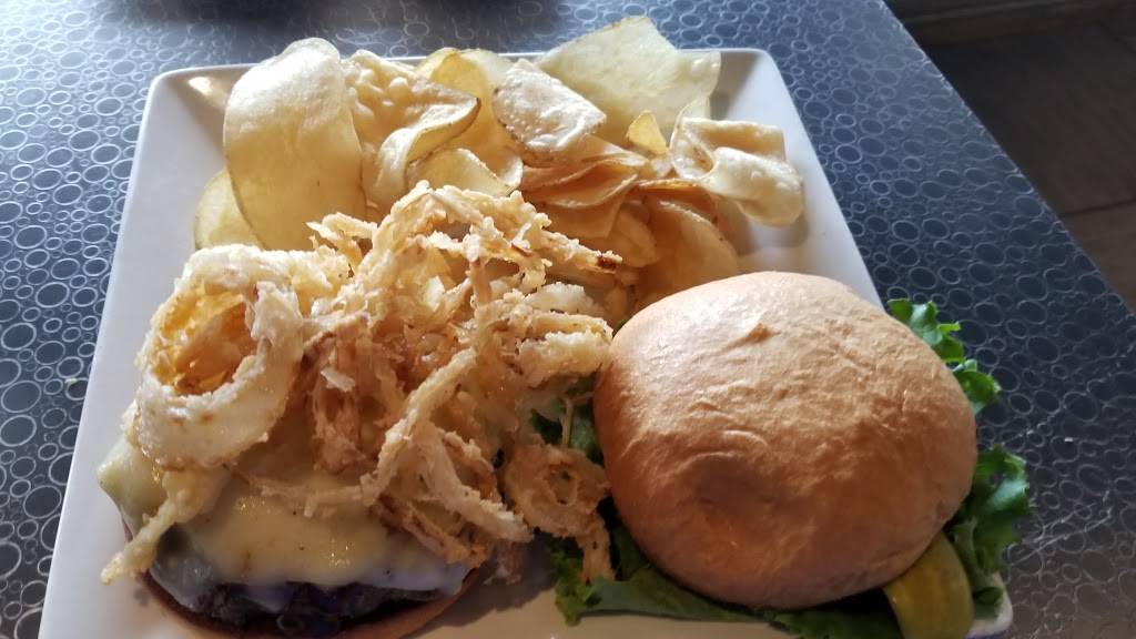 Brick House Grill | restaurant | 920 W Lincoln Ave, Charleston, IL 61920, USA | 2175122174 OR +1 217-512-2174