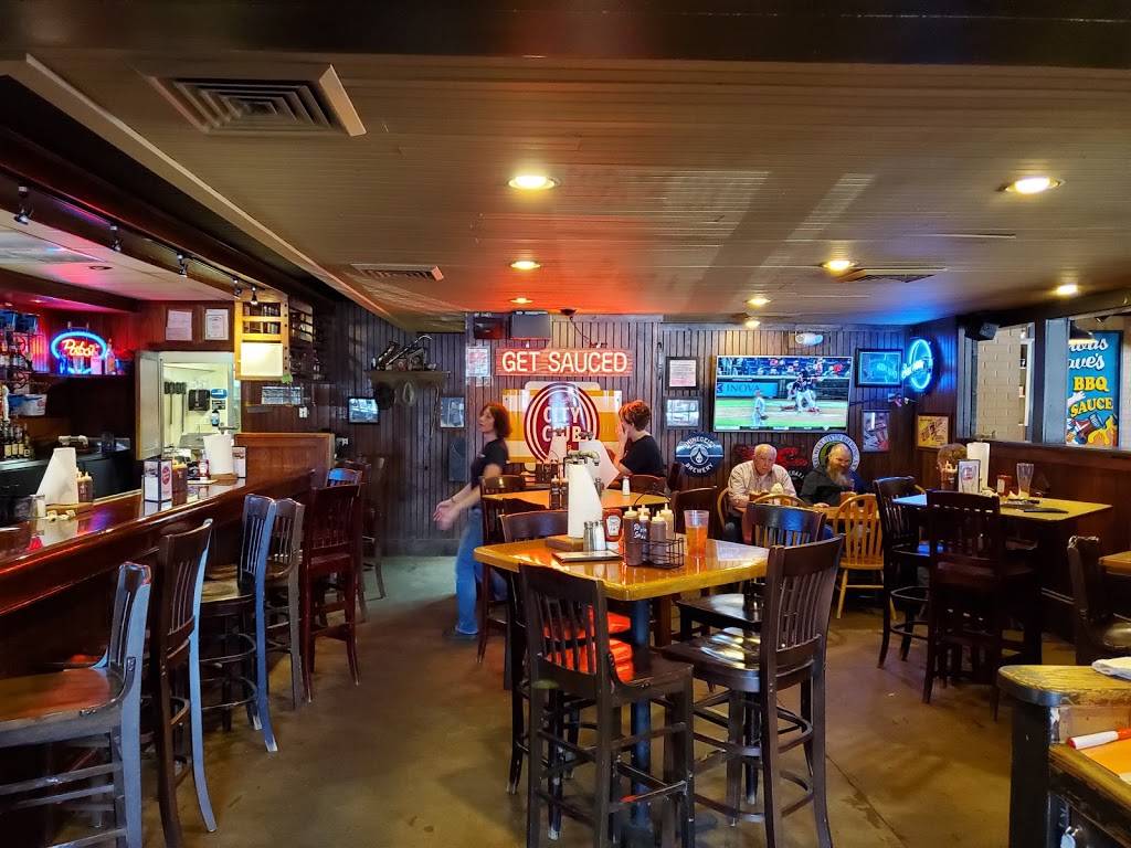 Famous Daves Bar-B-Que | restaurant | 4931 Houston Rd, Florence, KY 41042, USA | 8596477788 OR +1 859-647-7788