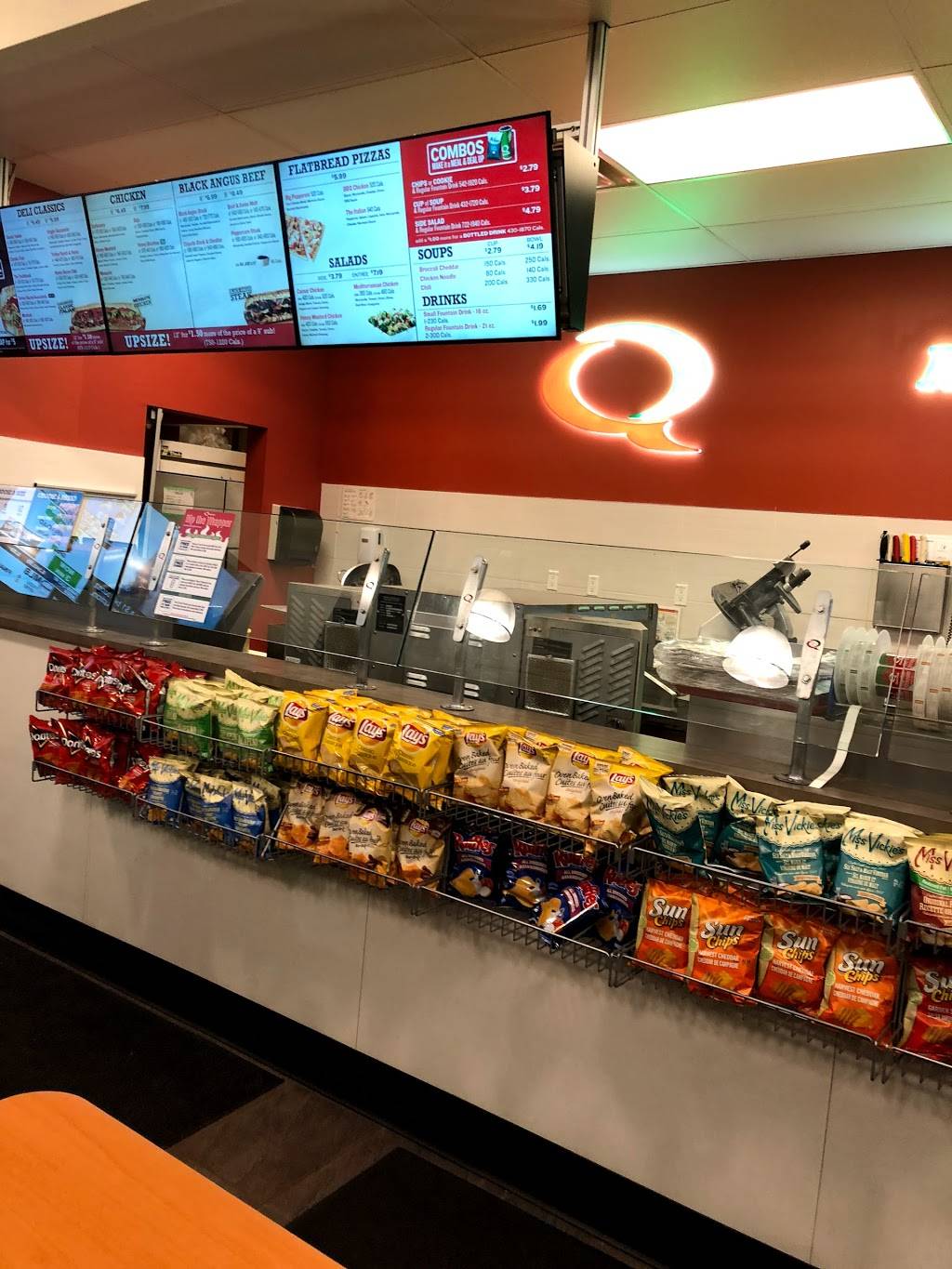 Quiznos | restaurant | 223 North Service Rd W Bldg A, Oakville, ON L6M 3R2, Canada | 9058423456 OR +1 905-842-3456