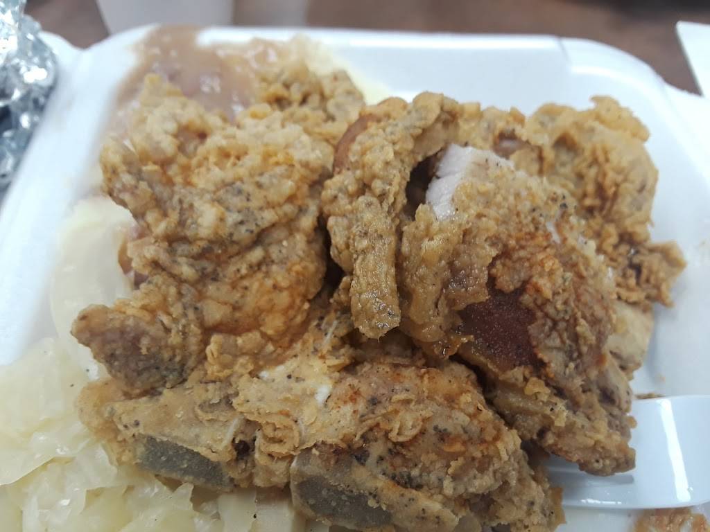 Floyds | restaurant | 4122 N Graham St, Charlotte, NC 28206, USA | 7045975519 OR +1 704-597-5519