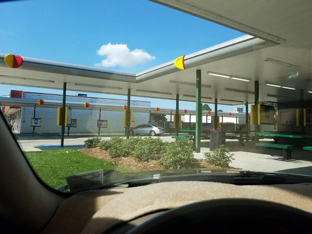 Sonic Drive-In | restaurant | 805 Behrman Hwy, Terrytown, LA 70056, USA | 5043931019 OR +1 504-393-1019