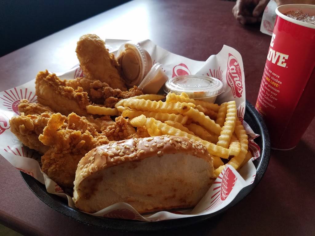 Raising Canes Chicken Fingers | meal takeaway | 698 IL-59, Naperville, IL 60540, USA | 6307780536 OR +1 630-778-0536