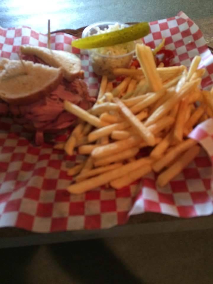 Le Deli | restaurant | 514 Rue Principale, Saint-Donat-de-Montcalm, QC J0T 2C0, Canada | 8732775844 OR +1 873-277-5844