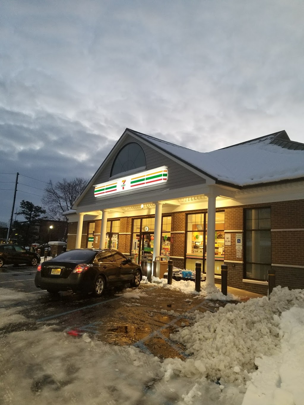 7-Eleven | bakery | 247 US-130, Bordentown, NJ 08505, USA | 6092980711 OR +1 609-298-0711