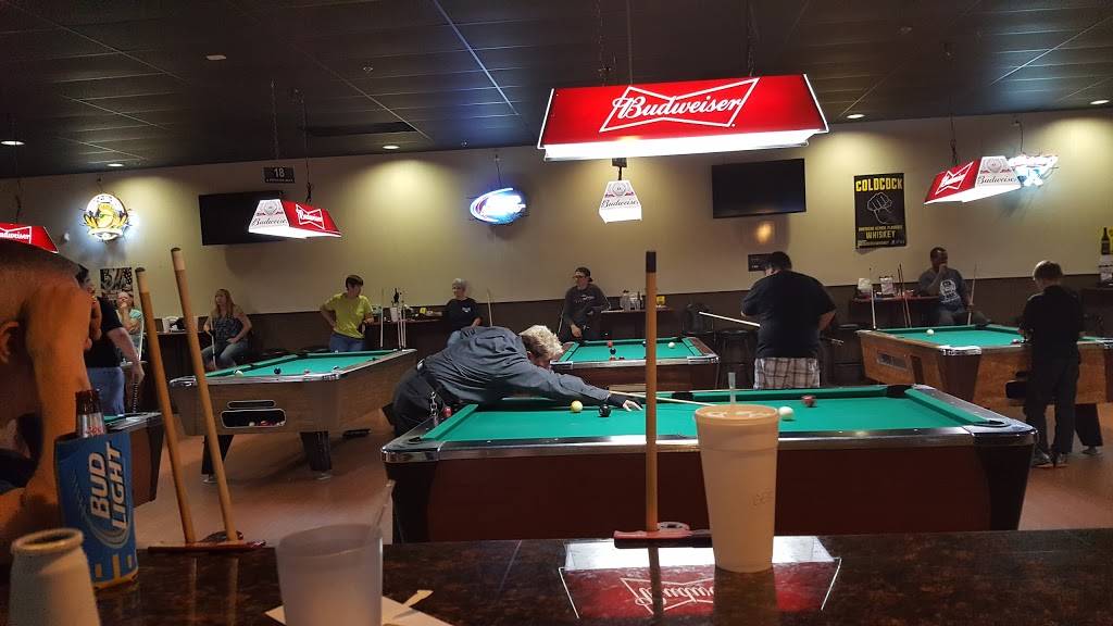Shooters Sports Bar & Grill Hemet | restaurant | 121 E Florida Ave, Hemet, CA 92543, USA | 9519292223 OR +1 951-929-2223