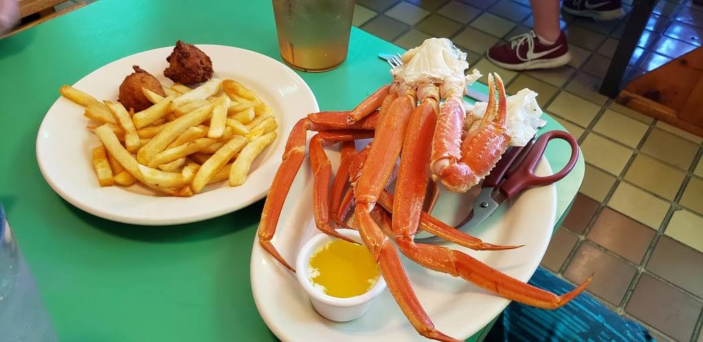 Jolly Roger Market & Grill | restaurant | 716 Industrial Blvd, Ellijay, GA 30540, USA | 7062762090 OR +1 706-276-2090