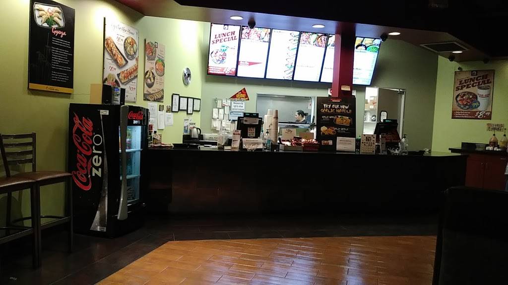 Yogis Grill | restaurant | 70 S Val Vista Dr, Gilbert, AZ 85296, USA | 4806337000 OR +1 480-633-7000