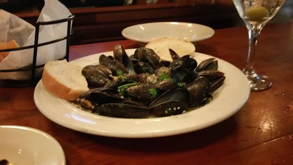 Traditions | restaurant | 162 Main St, Saco, ME 04072, USA | 2072826661 OR +1 207-282-6661