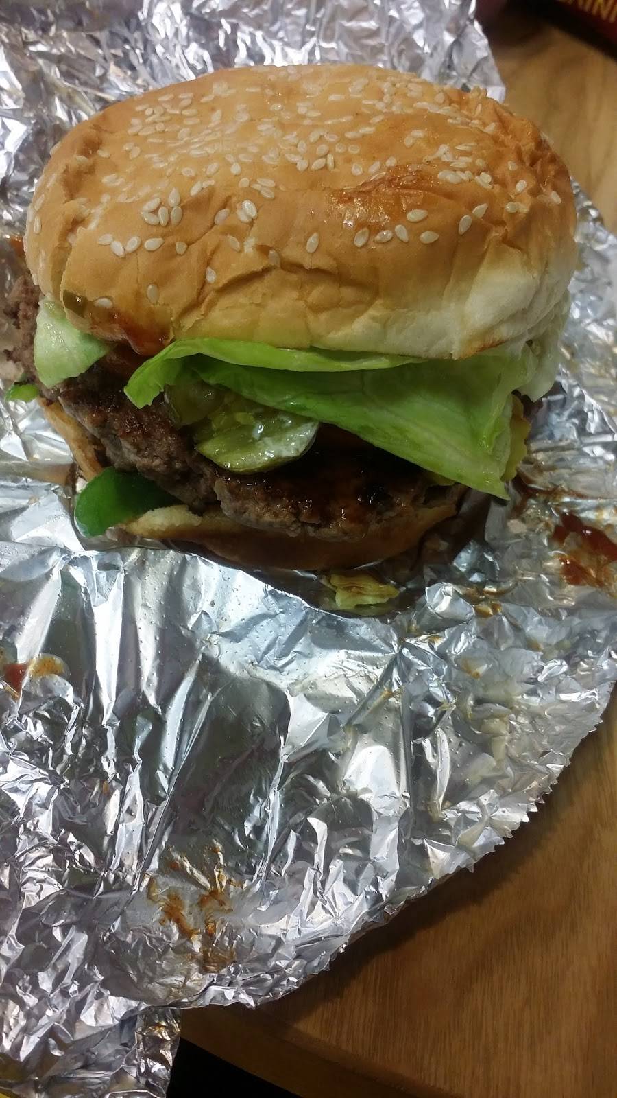 Five Guys | meal takeaway | 6477 N Sheridan Rd, Chicago, IL 60626, USA | 7732629810 OR +1 773-262-9810