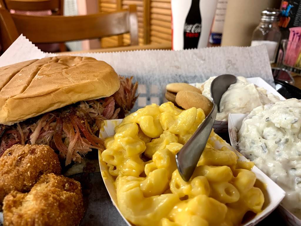 Due South BBQ | restaurant | 1465 Roanoke St, Christiansburg, VA 24073, USA | 5403812922 OR +1 540-381-2922