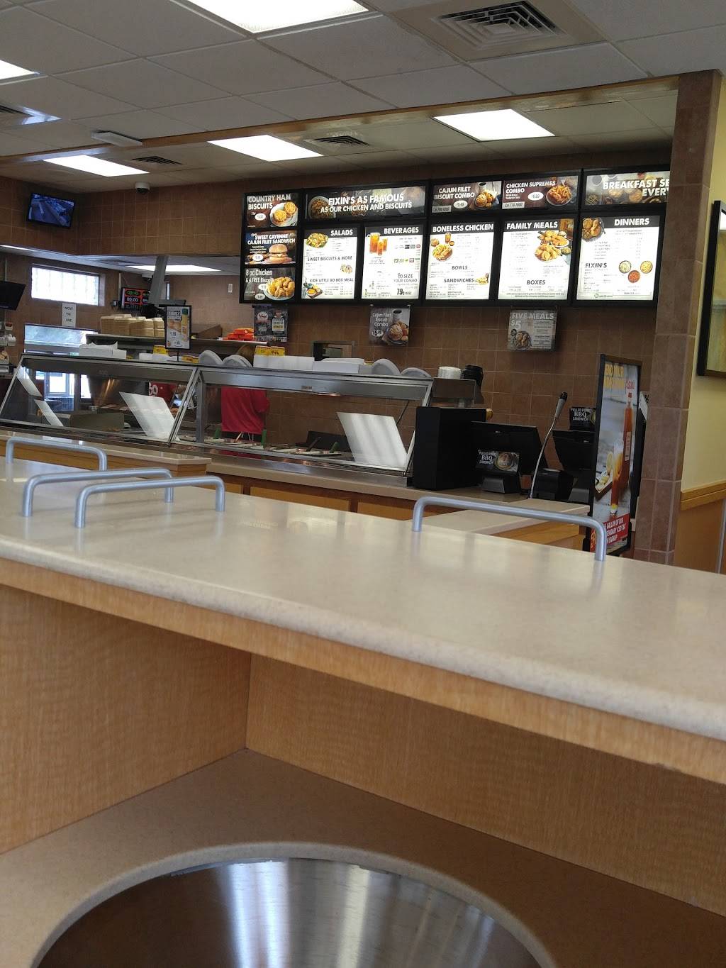 Bojangles Famous Chicken n Biscuits | restaurant | 6547 Hwy 11 E, Piney Flats, TN 37686, USA | 4233911200 OR +1 423-391-1200