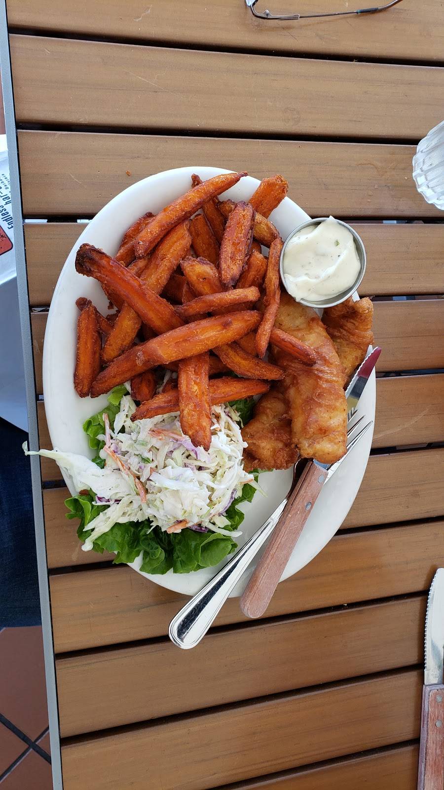 Endless Summer Bar Cafe | restaurant | 113 Harbor Way Suite 180, Santa Barbara, CA 93109, USA | 8055644666 OR +1 805-564-4666