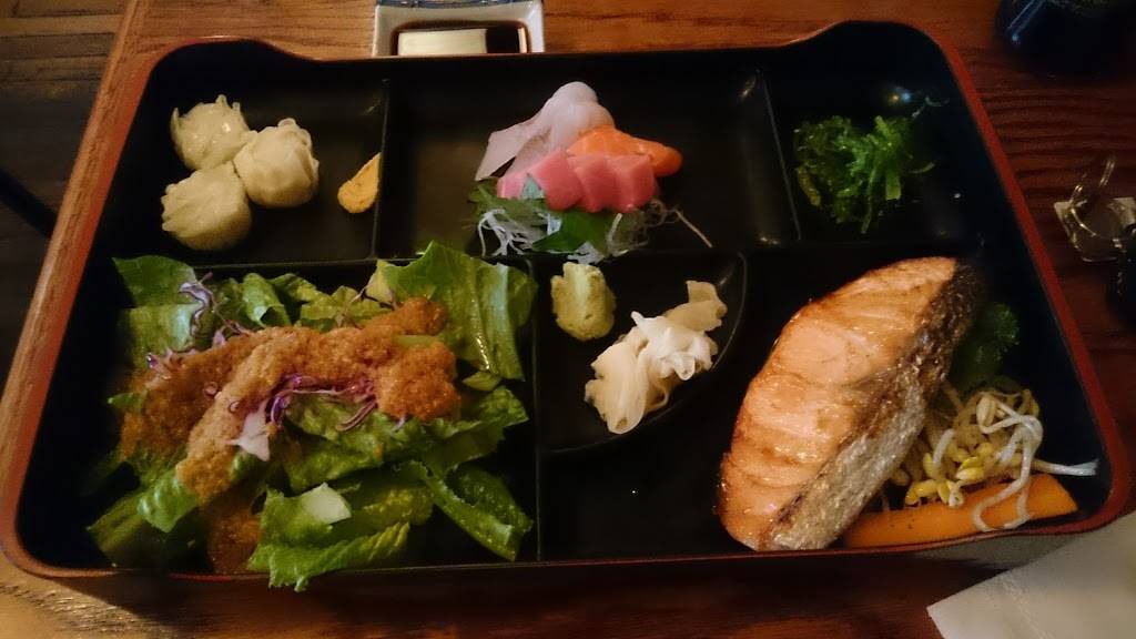 Taka Sushi | restaurant | 821 Carman Ave, Westbury, NY 11590, USA | 5168760033 OR +1 516-876-0033